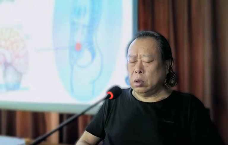 Read more about the article ZARYS PROCESU ZHONG YUAN QIGONG – CZ. 2 – ETAPY OD PAUZY DO PRAWDY